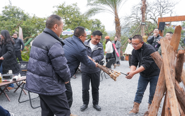 【网站、公众号】0107川南公司机关分工会开展“暖冬物语 造趣艺术”工会活动6 - 副本.png