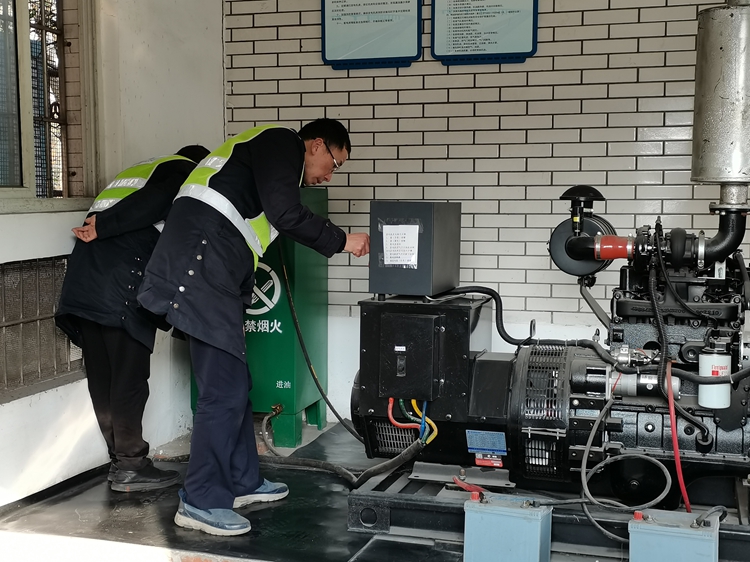 (网站）2.12自贡管理中心各站队全面进入春运备战状态 用心用情护航群众平安返乡_副本.jpg