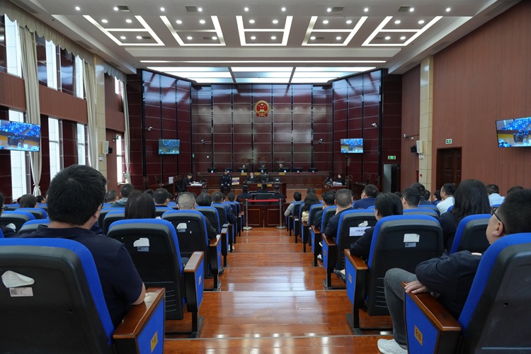 （推微、网站）2026.04.22旁听庭审“敲警钟” 以案为鉴“筑防线”——川南公司开展旁听法院庭审警示教育活动 - 副本.jpg