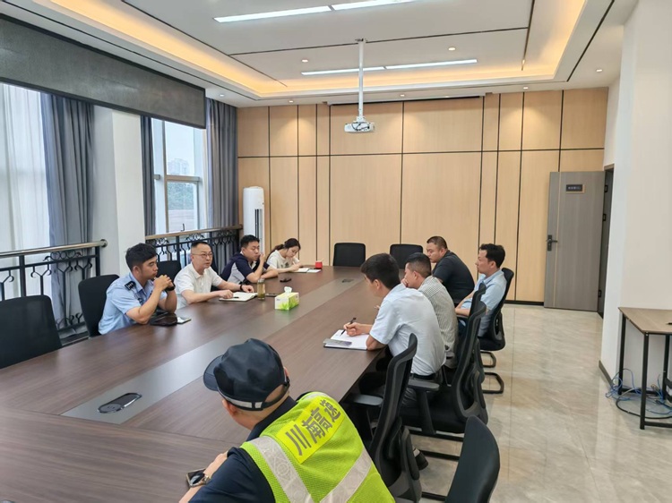 6.15【网站】宜宾管理中心协调处置道路通信光缆隐患 (2) - 副本.jpg