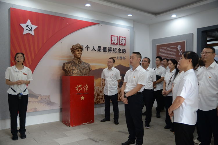 （网站）6.25自贡管理中心党支部联合机关第二党支部开展庆“七一”主题党日活动2 - 副本.JPG
