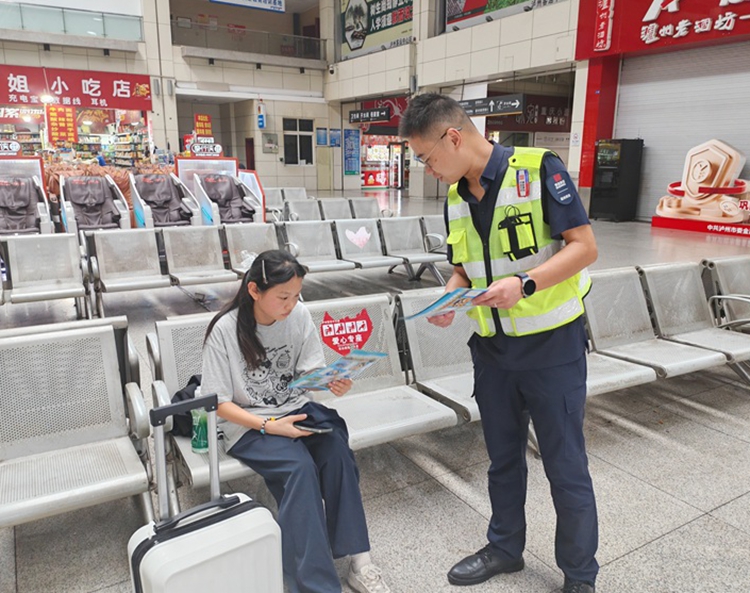 F55C73BD0FEC93927D3B8403E4630580 - 副本.jpg