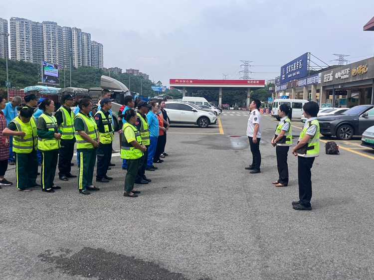 7.3【网站】宜宾管理中心服务区管理站开展消防安全知识培训暨地震应急逃生综合演练活动 - 副本.JPG