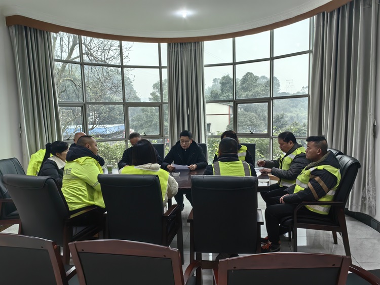12.18-南方公司副总经理何波督导检查冬季涉路施工领域暨元旦节前安全环保工作2.jpg